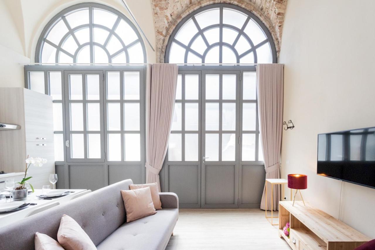 Romantic Escape City Centre With Jacuzzi & Parking By Rent All Côme Extérieur photo