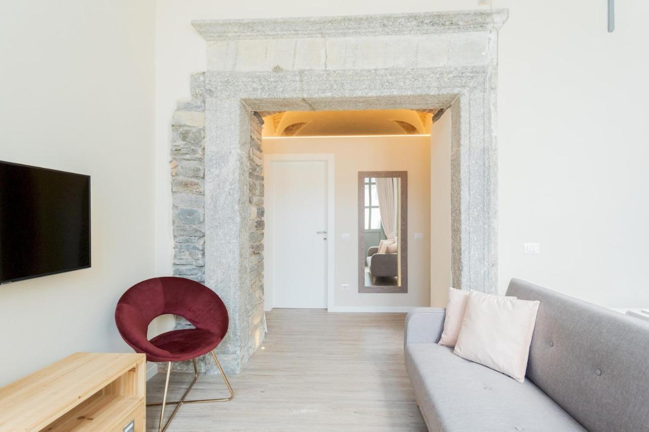 Romantic Escape City Centre With Jacuzzi & Parking By Rent All Côme Extérieur photo
